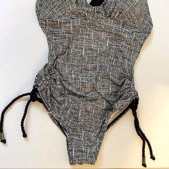 Lole one piece side tie cross back black and white patterned swimsuit- XS - Picture 5 of 16